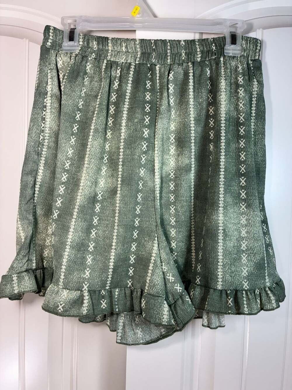 LuLaRoe Ruffle Shorts Size M Green Patterned Boho
